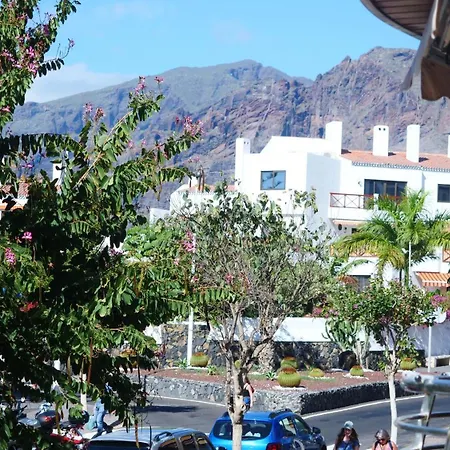 Tuerkiz Kanaan Puerto de Santiago (Tenerife)