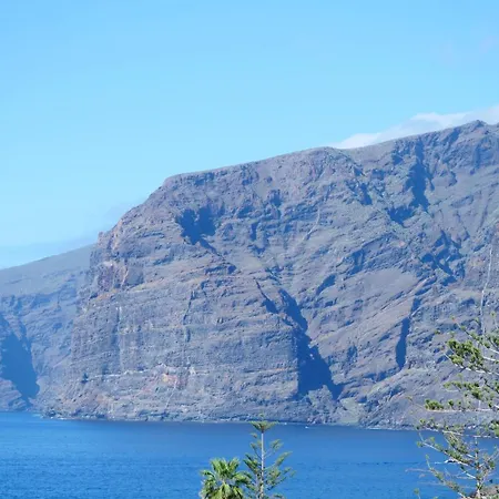 Tuerkiz Kanaan Puerto de Santiago (Tenerife)